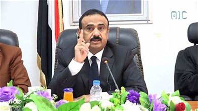 مأساة معسكر العلم تتفاقم.. محافظ شبوة يعلن ارتفاع القتلى إلى 73 ووجود 14 مفقوداً